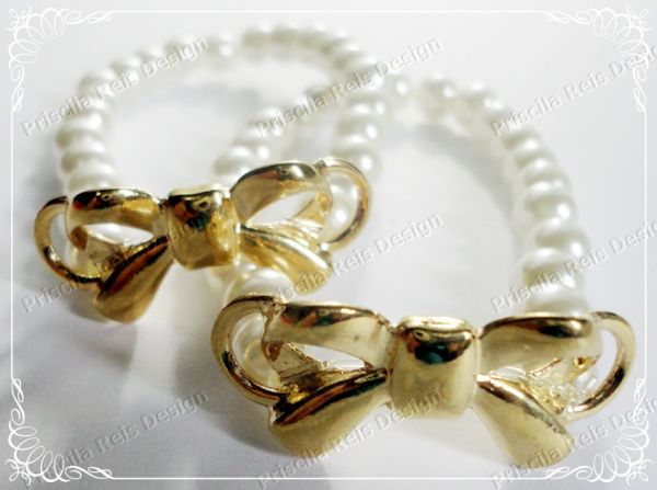 Kit com 2 pulseiras de lacinho e pérolas (0198)